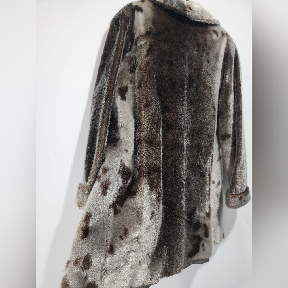 Vintage Real Fur Coat – Mid Length – Excellent Condition - Picture 3 of 9